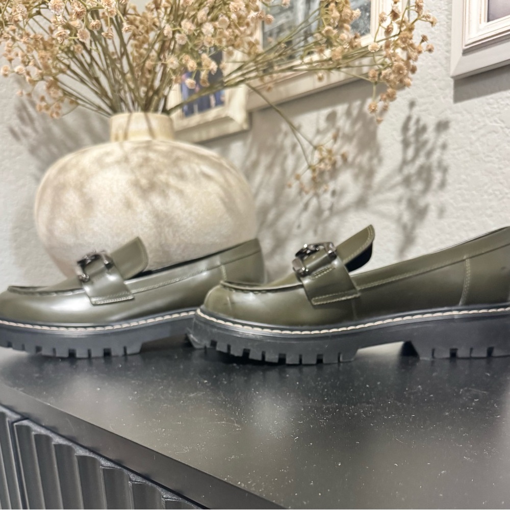 Marc Fisher Green Chunky Loafers with Glossy Finish - Picture 2 of 11